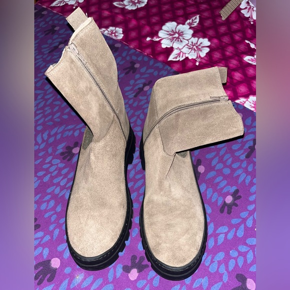 Farylrobin Tan Taupe Brown Chelsea Lug Boots from Anthropologie Size 41 FARYL - Picture 7 of 9